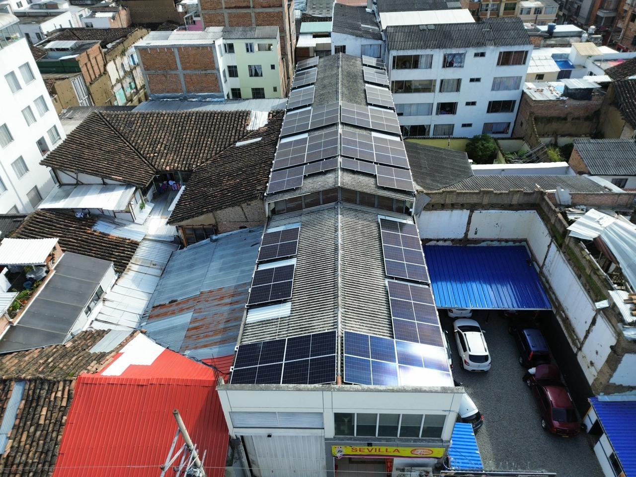 Instalación fotovoltaica publicada por Zolaris como proyecto Carnes Niko